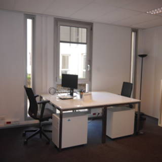 Bureau privé 20 m² 4 postes Coworking Rue des Frères Caudron Vélizy-Villacoublay 78140 - photo 5